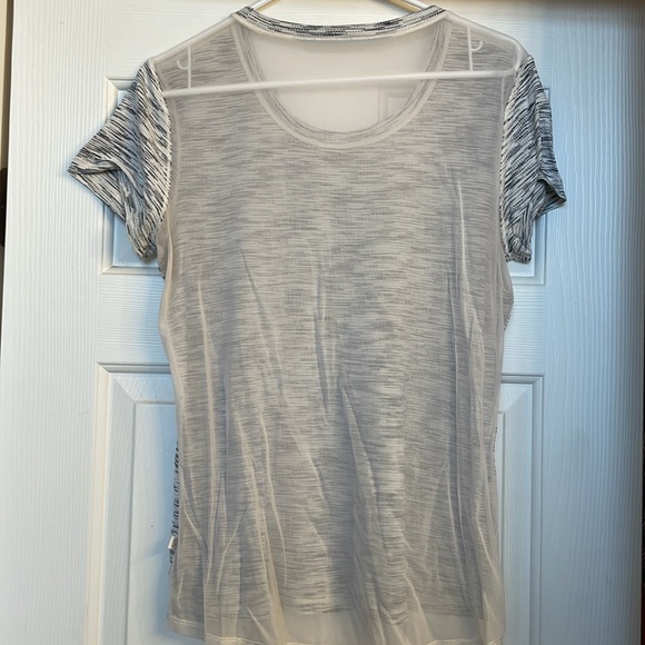 Lululemon workout top - Picture 3 of 5